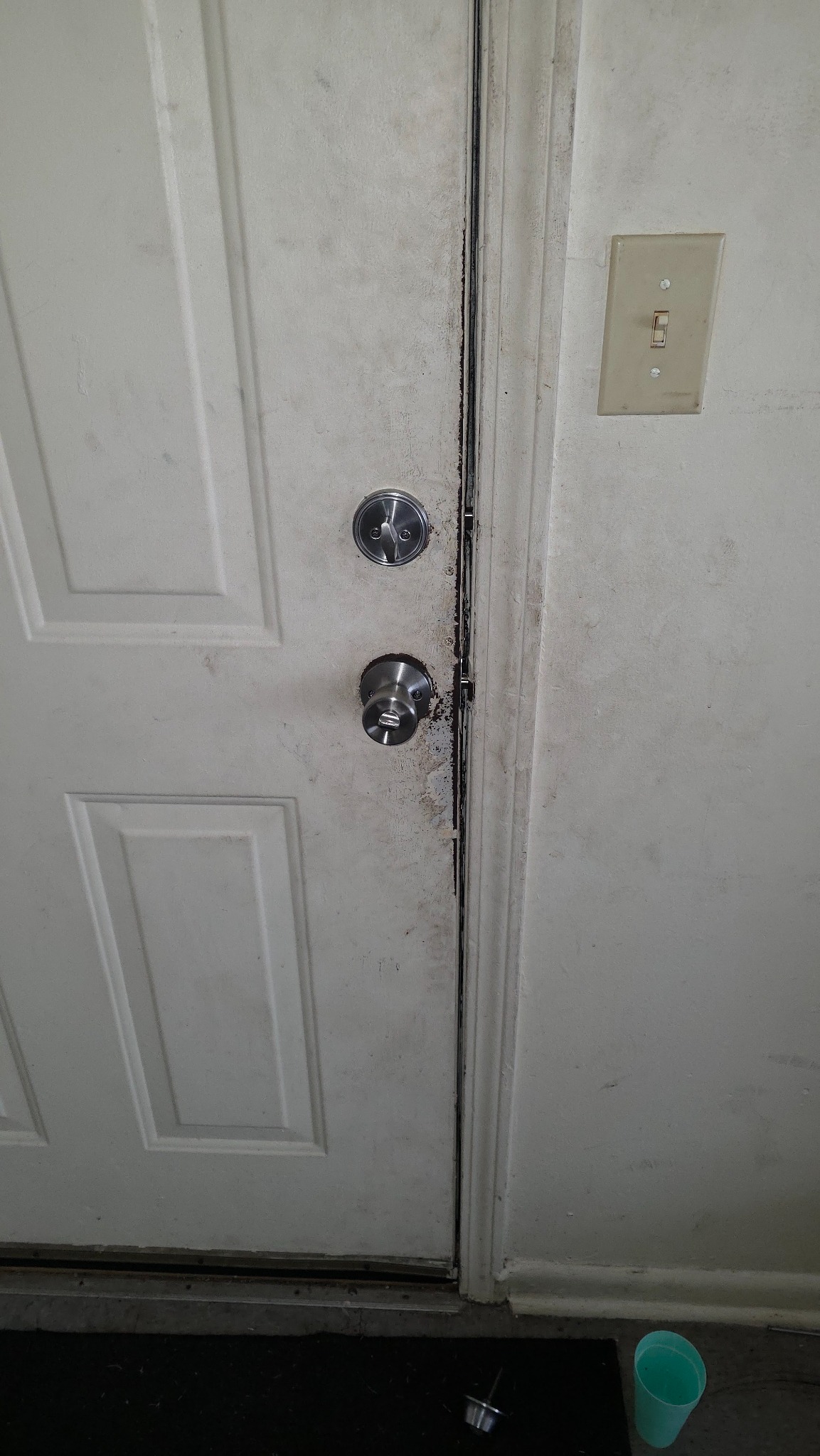 New deadbolt & locking knob